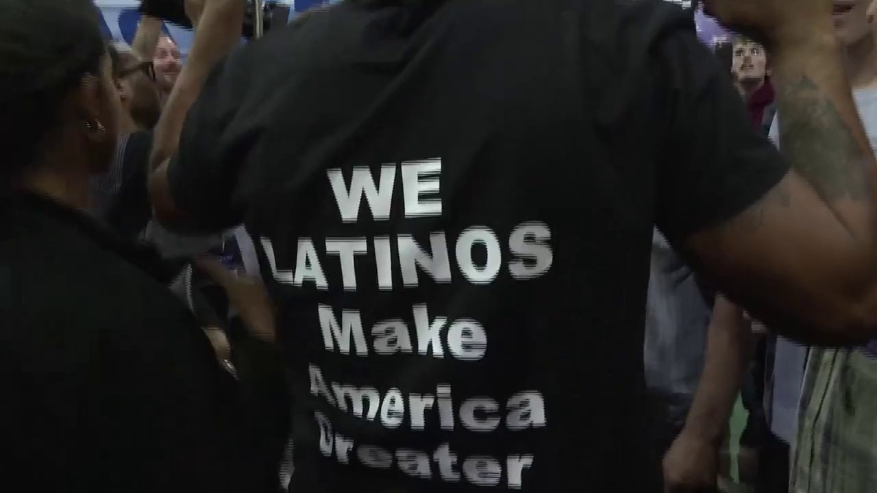 Des étudiants perturbent le meeting de Donald Trump