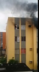 Il saute par la fenêtre pour échapper à un incendie