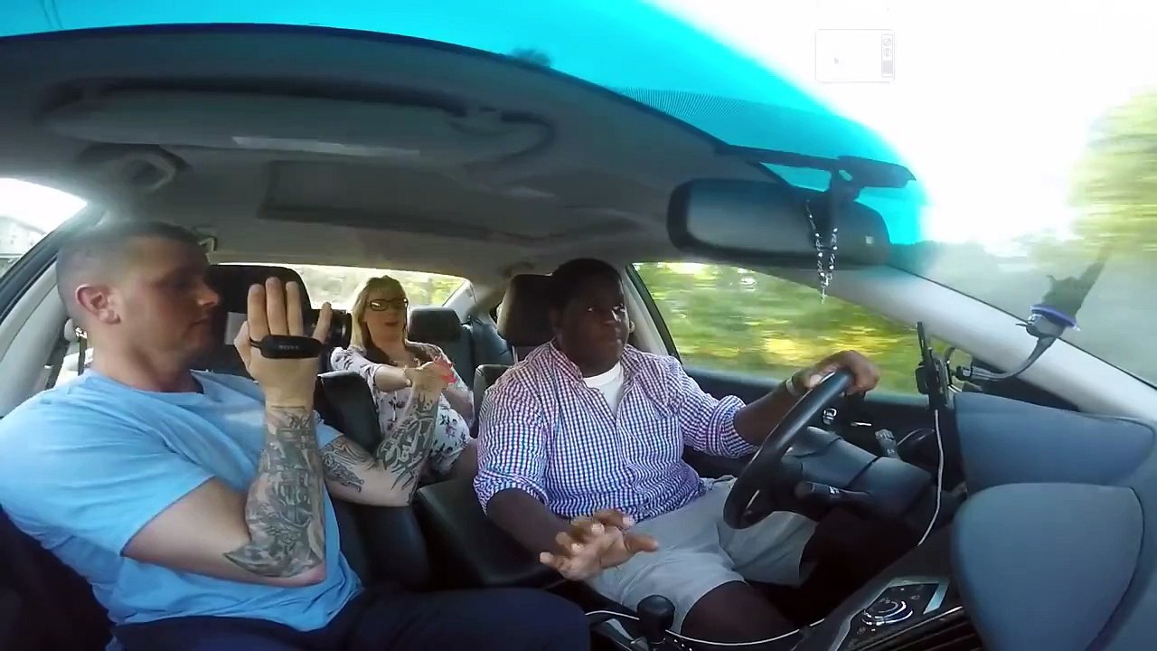 Woman gives birth to 10lb baby in car
