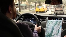 démonstration du pilotage automatique sur la nouvelle TESLA