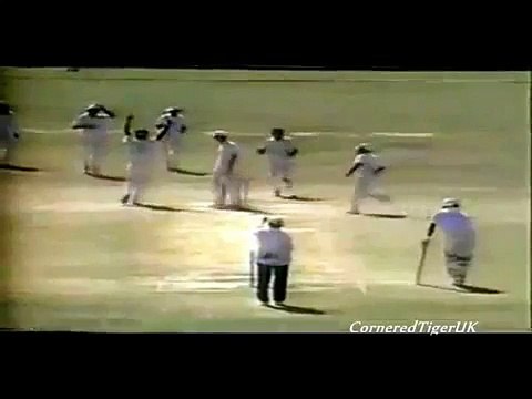 Waqar Younis Stunning Bouncer