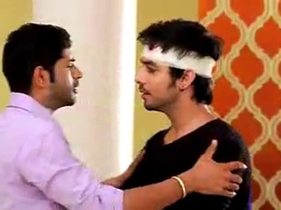 Bihaan ko Zinda dekh kar Dhruv ko Laga Jatka - 15 October 2015 - Thapki Pyaar Ki