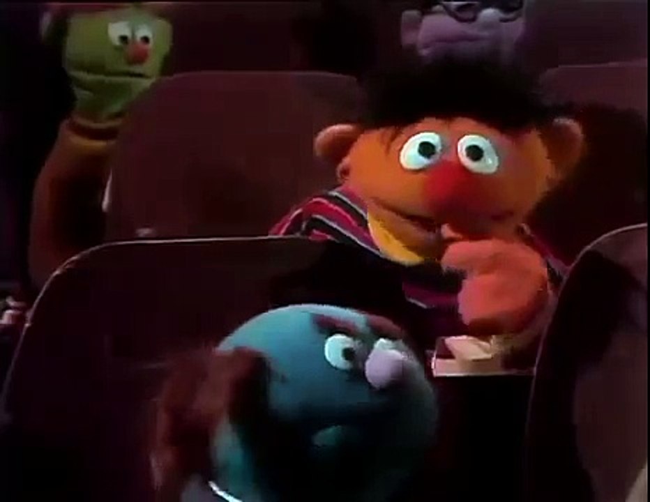 Classic Sesame Street - Ernie And Bert At The Movies Loud Snacks