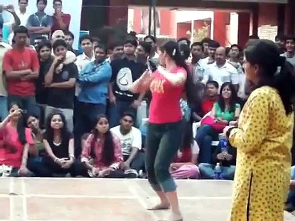 girls dance in india collge must watch