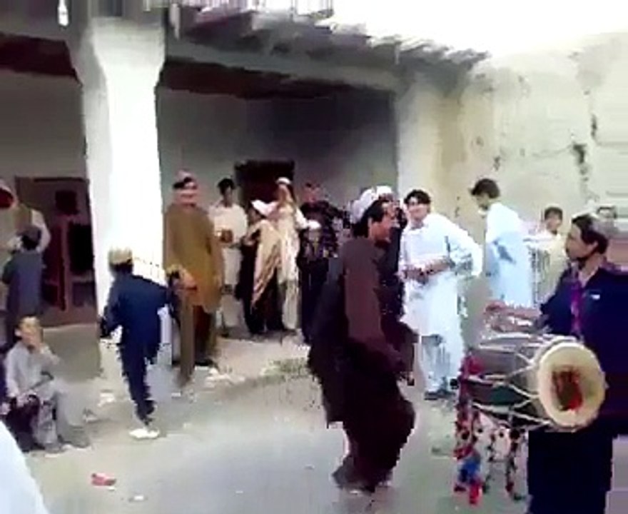 FUNNY PASHTO DANCE