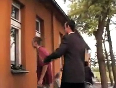 Polski Komornik (Mega Śmieszne Filmiki Wpadka z Ukryta Kamera 2012) !!!