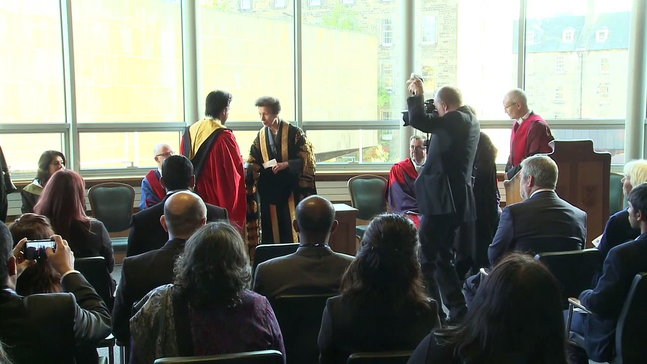 Shah Rukh Khan [ @iamsrk ] receives honorary degree by @EdinburghUni in 2015