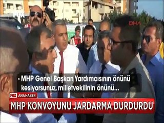 Mersin'de Jandarma Ak Parti'lilere sopa atıldığı iddiasıyla MHP konvoyunun önünü kesti