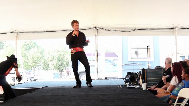Bill Rinehart sings 'Beach Boy Blues' Elvis Week 2015