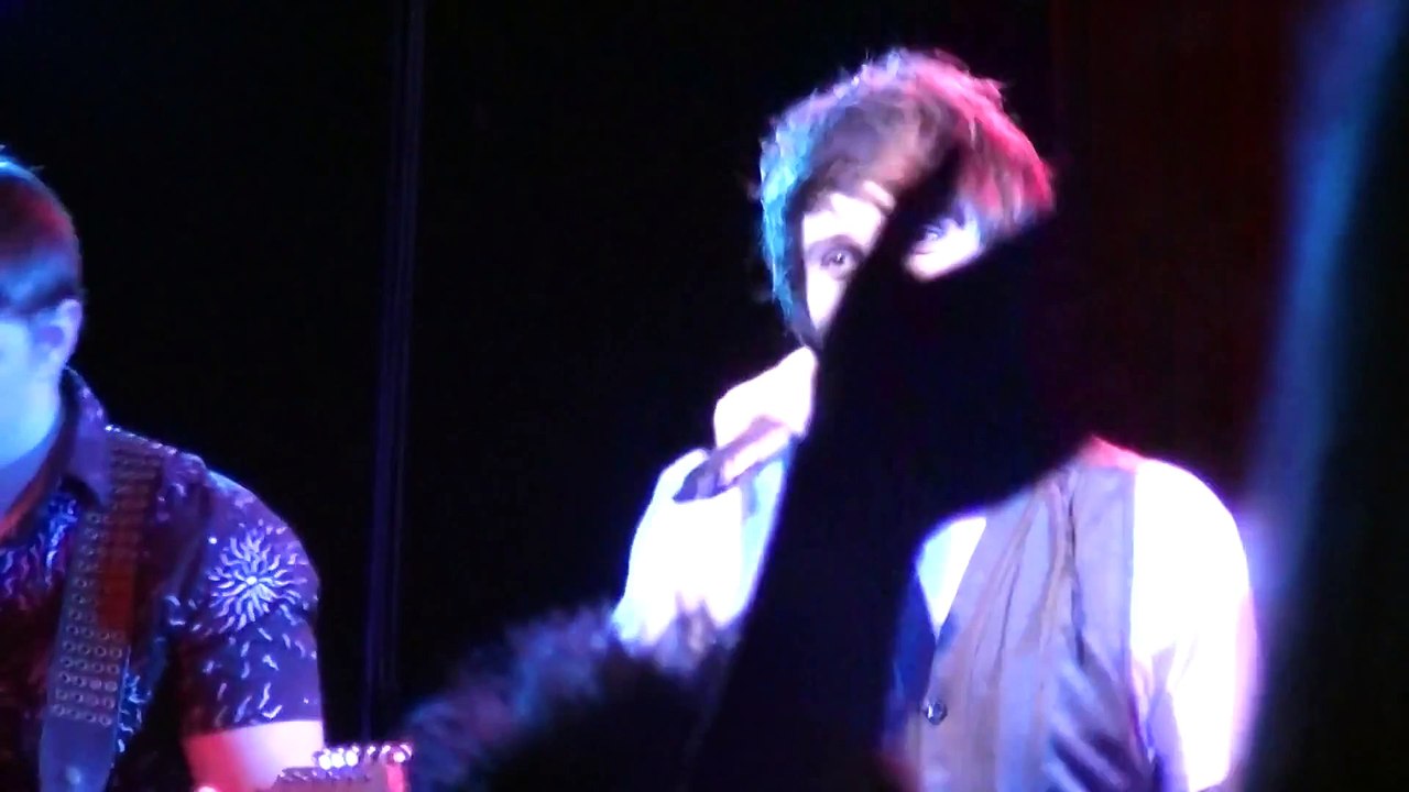 «Подруга» (на бис). А.Бон (Москва, «16 тонн», 30.08.2015) (Elena Aln)