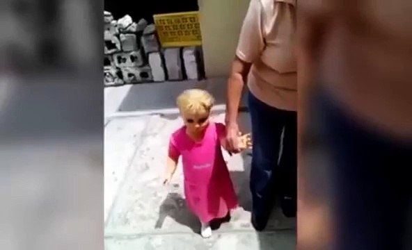 صدق أو لا تصدق دمية تمشي
