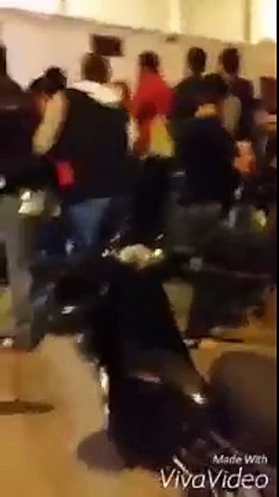 شاهد .. الملك محمد السادس يتجوّل ليلاً   في حي مسنانة بطنجة