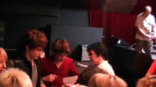 Автограф-сессия. А.Бон (Москва, «16 тонн», 30.08.2015) (Elena Aln)