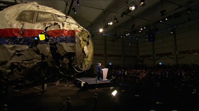 MH17 Ukraine disaster: Missile confirmed to have downed plane - BBC News