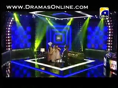 Qandeel baloch and umer shareef dancing together in show