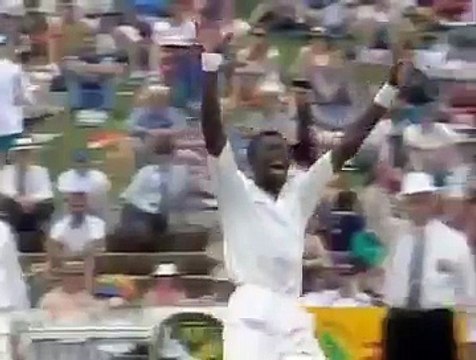 Brutal Bouncer Curtly Ambrose v Allan Border
