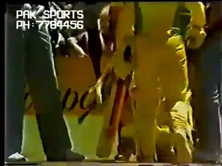 BRUTAL Michael Holding bouncer to Bruce Laird 1981 82 PERTH