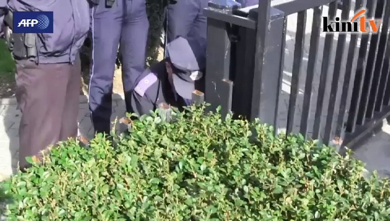 Pembangkang lepas gas pemedih mata dalam parlimen