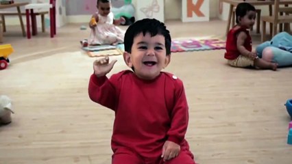 niños indus bailando - video trailer comercial KitKat - divertido, comico, funny