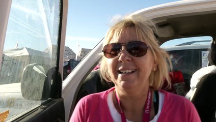 A bord du 4x4 de Corine et Julie, engagés dans le Trophée Roses des sables