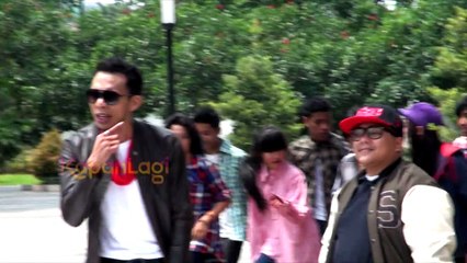 Norman Kamaru Tak Tahan Jualan Bubur