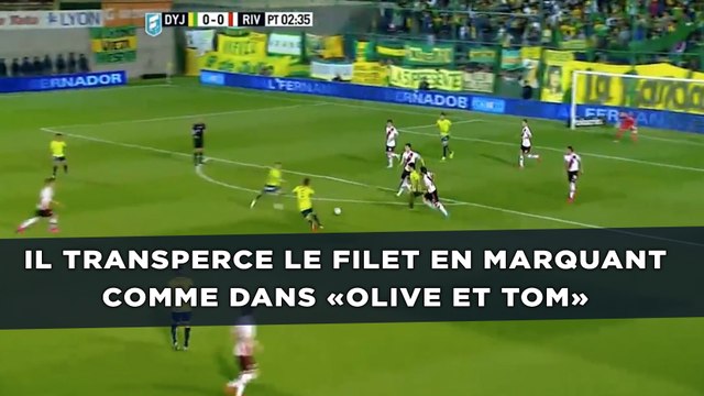 Il transperce le filet en marquant comme dans «Olive et Tom»