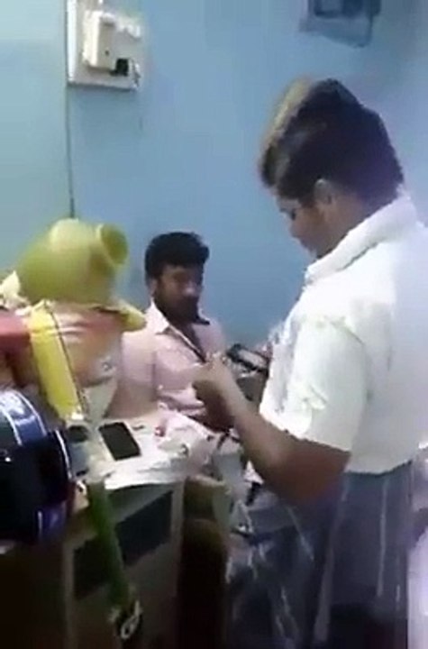 Ye tu charger ke sath lag giya