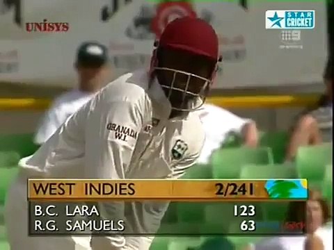 Shane Warne bowls a bouncer to Brian Lara