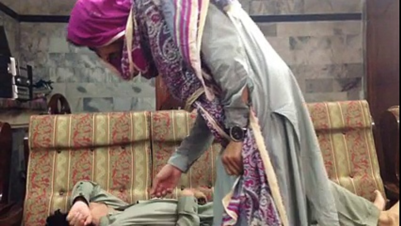 Desi Families on Eid , EID MUBARIK smile emoticon (HD) #Pvines