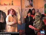 Shaukat Rangeela's wife beat husband and abuse in public in Gujranwala