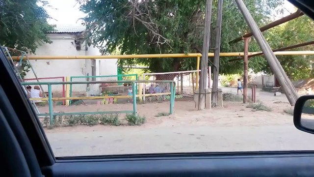 Приехал за дочкой в садик и прибавил музыку,а тут)))