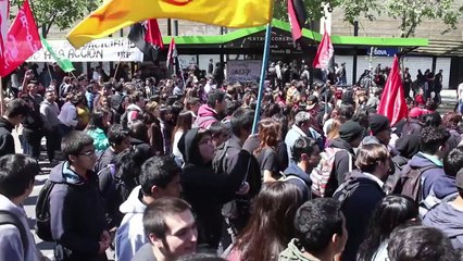 Chilenos protestam contra Educação
