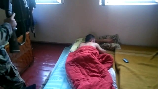 Прикол над спящим другом