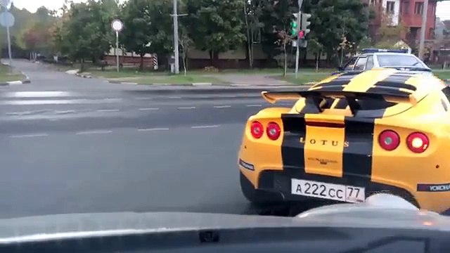 ПРИКОЛ!! Бабуля за рулем ЛОТОСА!!