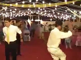 Video herunterladen: Umar Akmal Adnan Akmal Dance YouTube YouTube