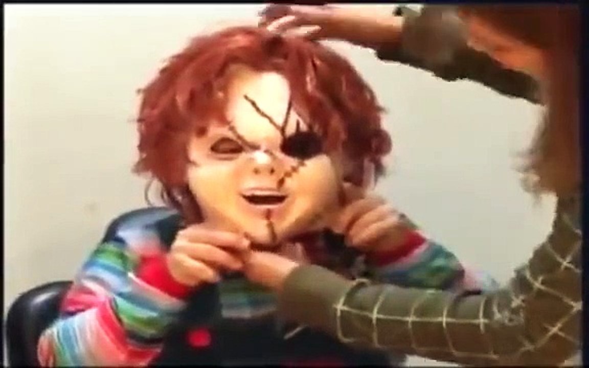 Katil Bebek Chucky Otobüs Durağı Kamera Şakası izle Dailymotion Video