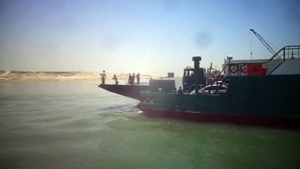 أول معدية على قناة السويس الجديدة يونيو2015