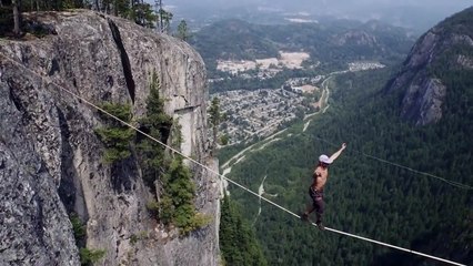 Walking on The High Wire Extremely dangerous 888 meters of the mountain