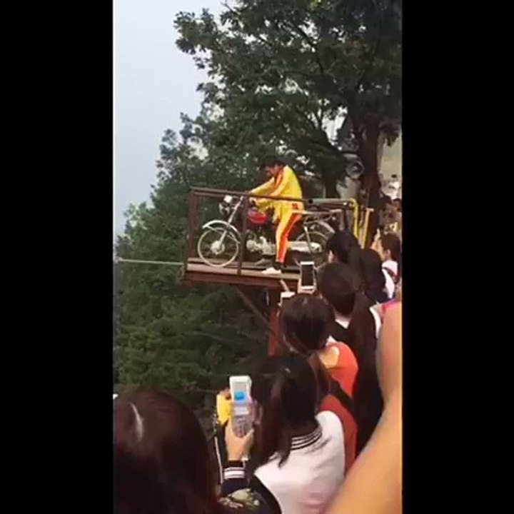 AMAZING Chinese BIKE Show On Rope At Huge Height