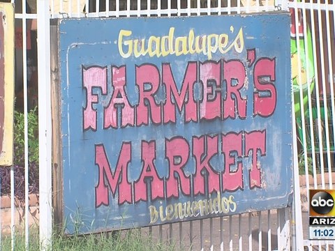 Man stumbles into farmer’s market with stab wounds