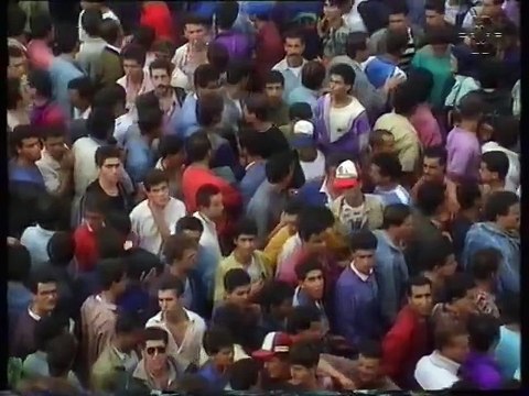 Ferhat Mehenni parmi son peuple avant l'exil en France