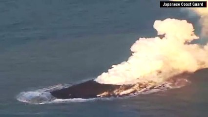 سمندر میں پانی کے نیچے سے پھٹنے والے آتش فشاں کی ویڈیو دیکھیے