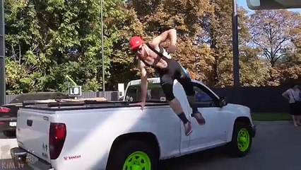 Plein d'essence gratuit si vous venez en bikini