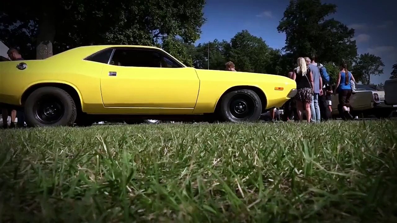 Dodge Challenger 440 Magnum R/T - Brutal Loud Muscle Car Sound