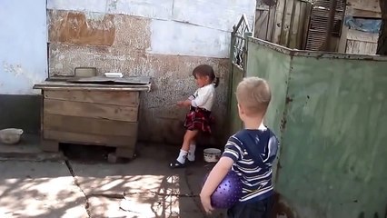 Маша и медведь отдыхает ))))