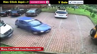 Mujer Tratando de sacar su vehiculo del estacionamiento FAIL / Videos Graciosos