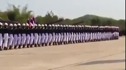 Необычный военный парад в Таиланде!