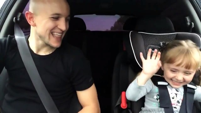 Отец с дочкой поют Let It Go из мультика ! Холодное сердце!