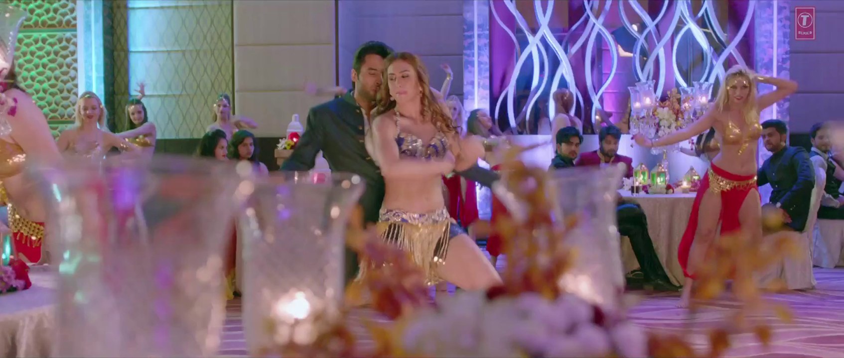 'Shakira' Full VIDEO Song | Welcome 2 Karachi |