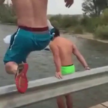 Cool Boy Teaches his Friend to Dive and Swim - Funny!